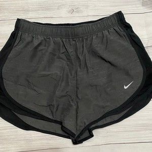 Nike Women’s Shorts size small NEW